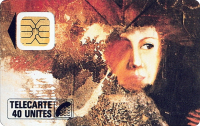 Femme voilée marron